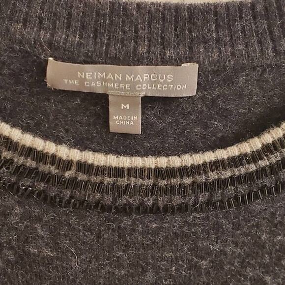 NEIMAN Marcus 100% cashmere beaded trim grey tunic size medium - Picture 3 of 7